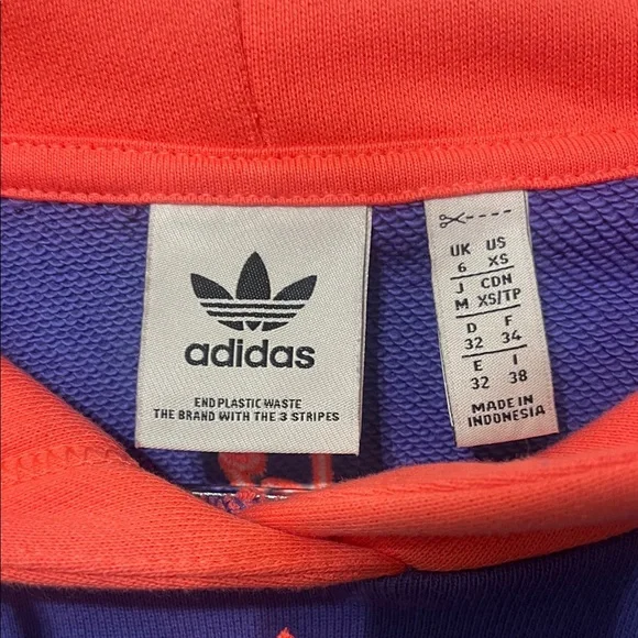 Adidas Original Graphic Cropped Hoodie - Picture 2 of 13